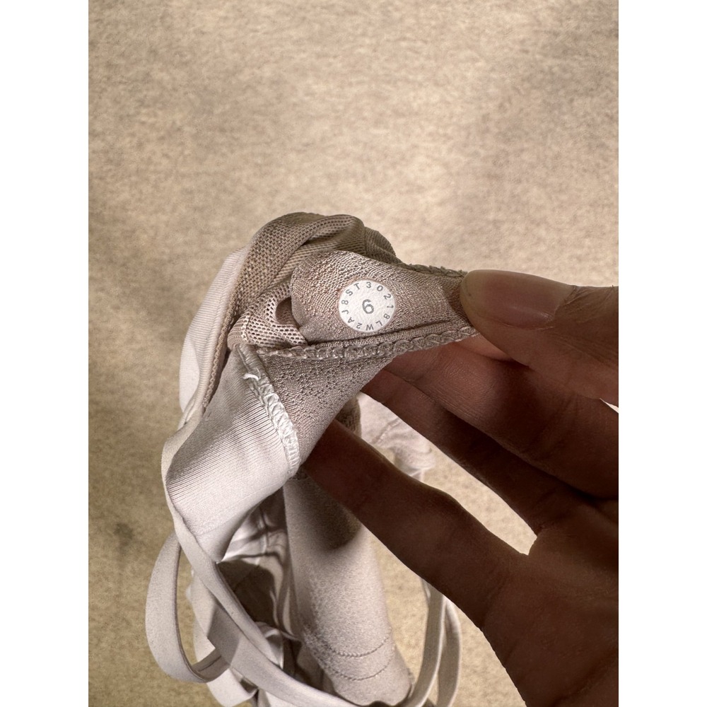 Lululemon Free To Be Serene Sports Bra Womens 6 White Criss Cross Strap Back - Picture 4 of 9